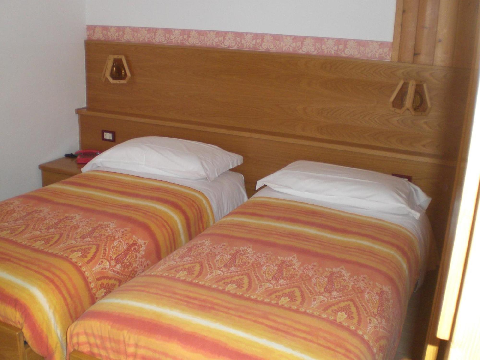 Hotel Edelweiss Passo del Tonale Bagian luar foto