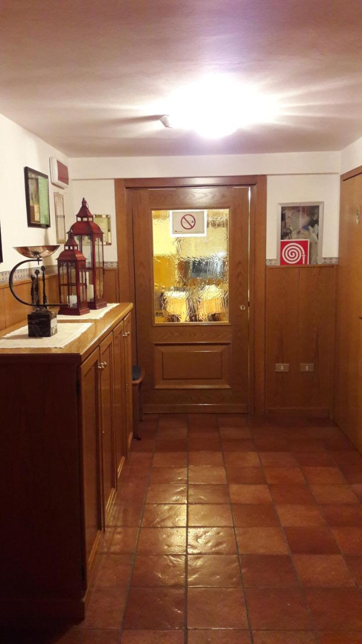 Hotel Edelweiss Passo del Tonale Bagian luar foto