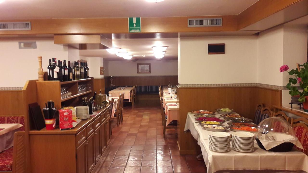 Hotel Edelweiss Passo del Tonale Bagian luar foto