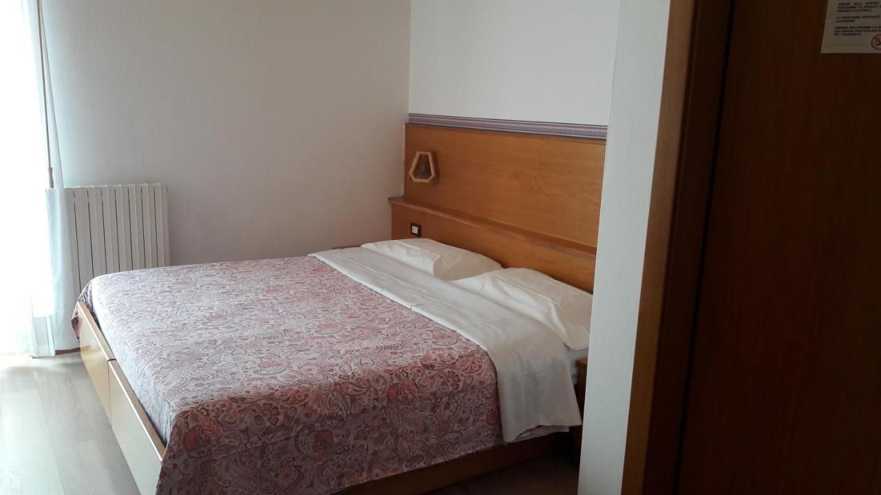 Hotel Edelweiss Passo del Tonale Bagian luar foto